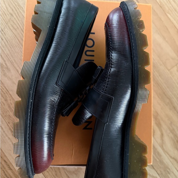 LOUIS VUITTON MENS SHoes  SIZE 10 as pictured great condition 100 authentic - Picture 2 of 5